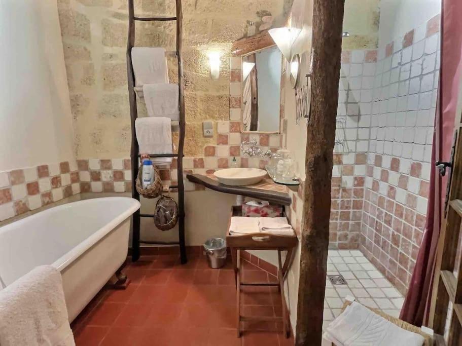 Chez Lydia - Osez La Vie De Chateau ! Pont Du Gard, Uzes Remoulins Ngoại thất bức ảnh